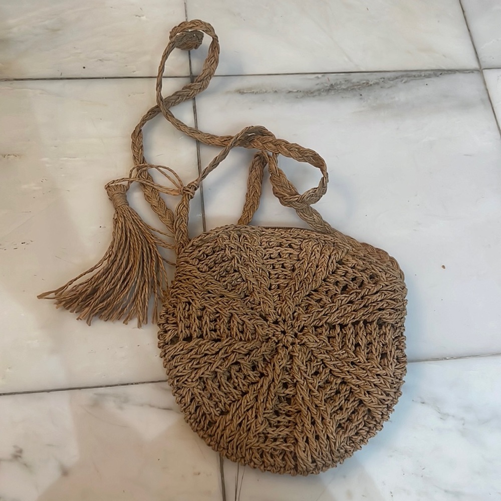 Tan beach crossbody bag